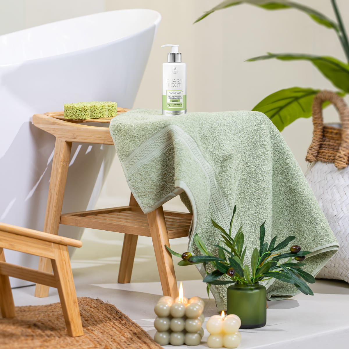 PHARM FOOT Cream supporting the skin microbiome with ozonated olive oil and probiotics, OZONE SAFE 250ml