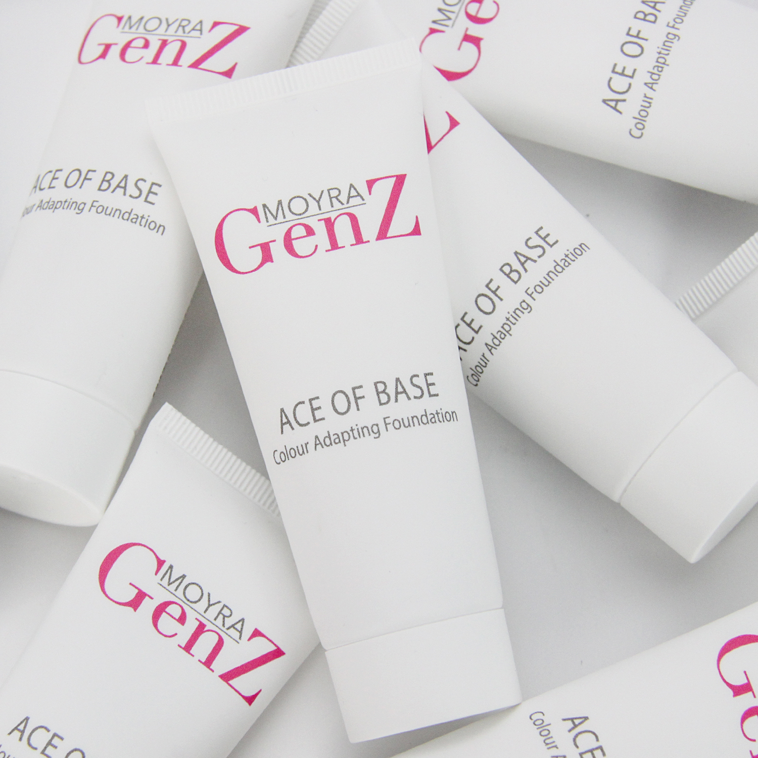 MOYRA GenZ Ace of Base Colour adapting foundation – odos atspalvį pritaikanti bazė, 25 ml