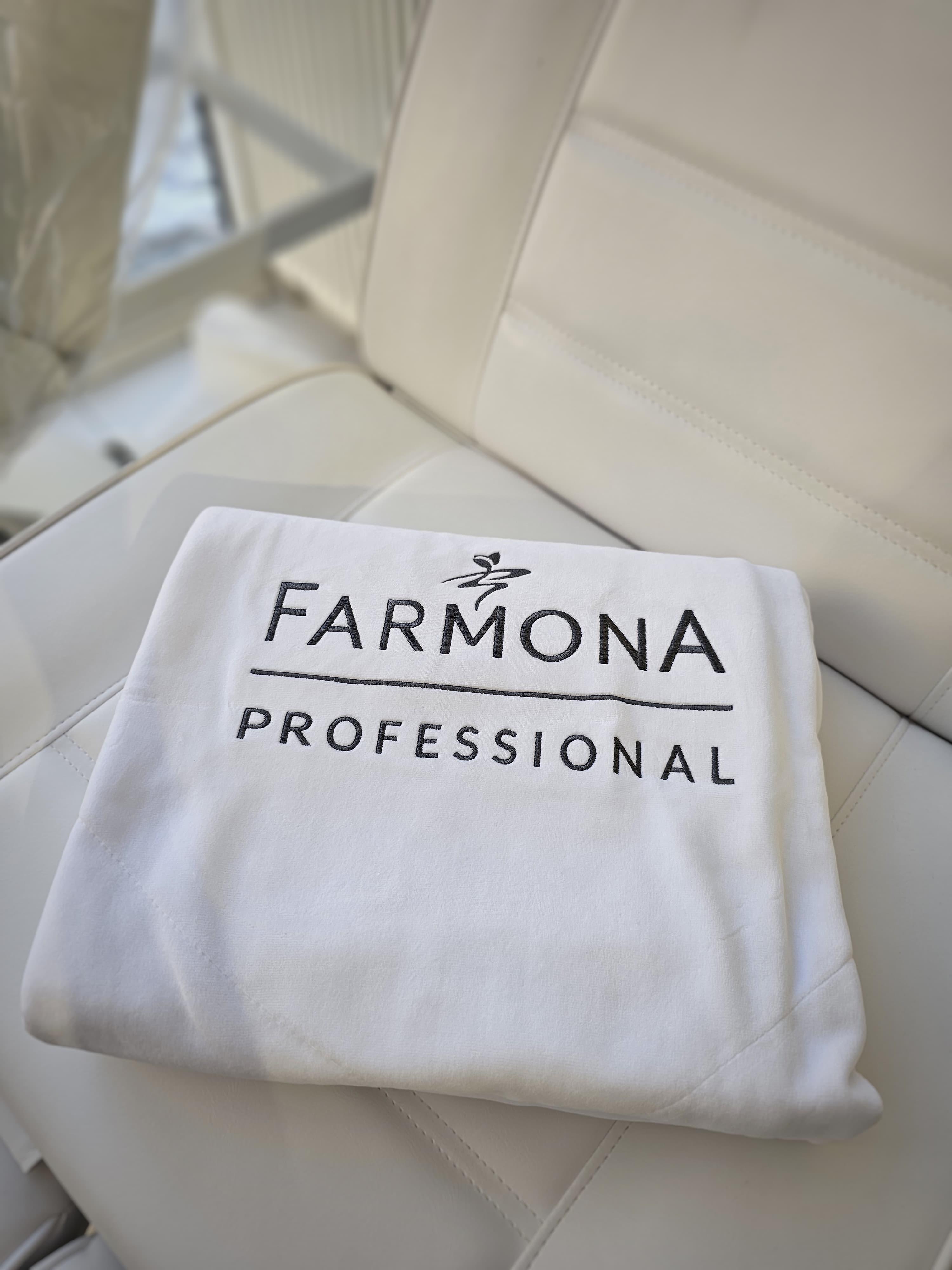 Farmonos pledas, baltas