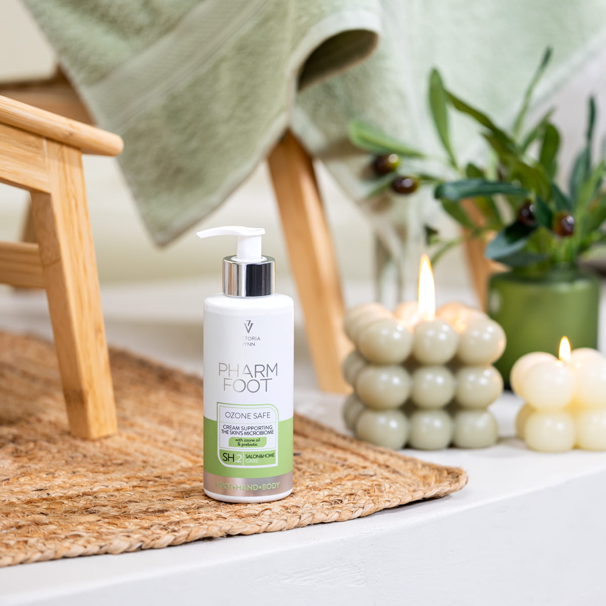 PHARM FOOT Cream supporting the skin microbiome with ozonated olive oil and probiotics, OZONE SAFE 250ml