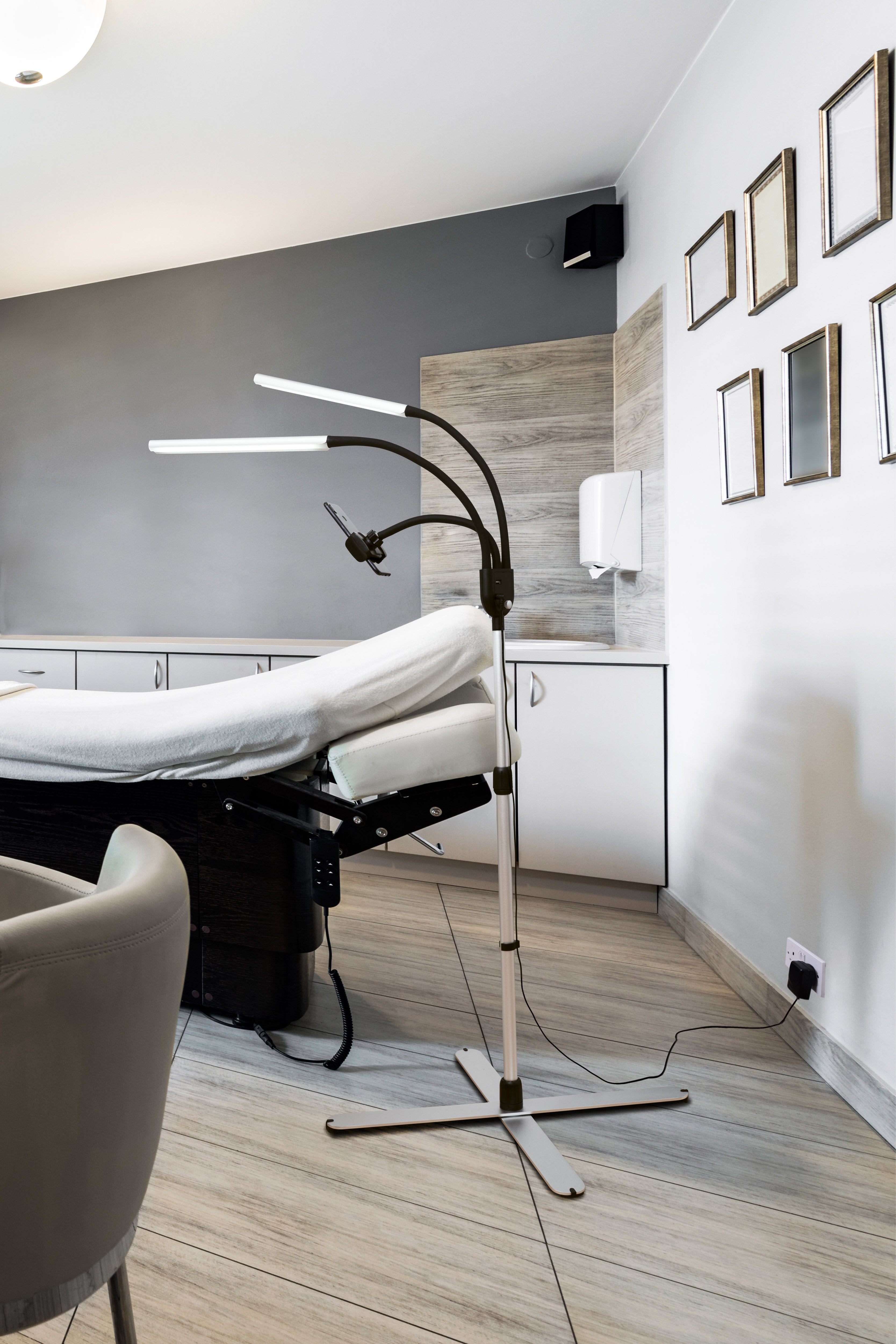 Светодиодный светильник дневного света - 2-панельный напольный светильник для профессионалов [Gemini Floor]