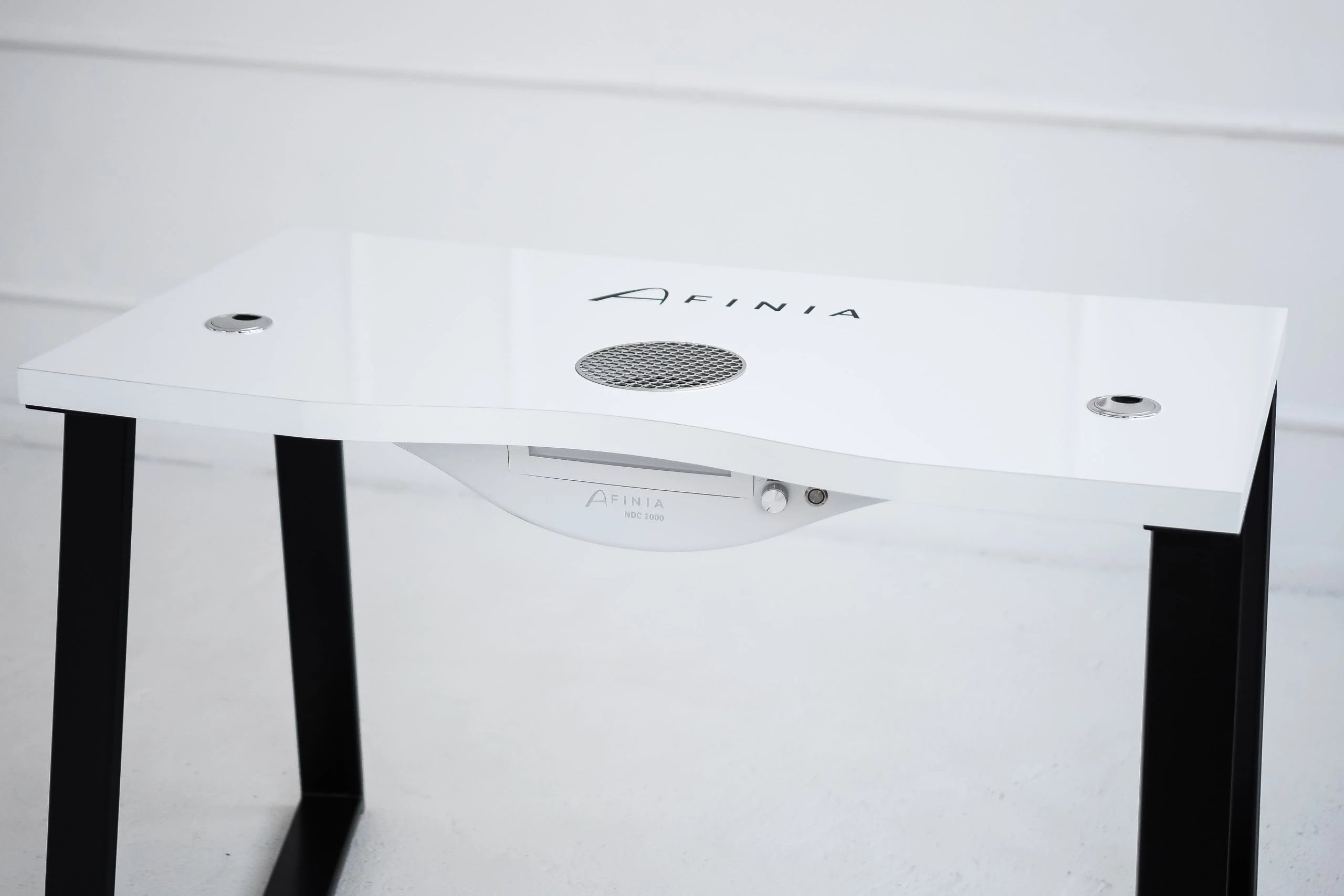 Afinia Manikiūro stalas Art Deco W juodas su įmontuotu dulkių surinkėju NDC 2000