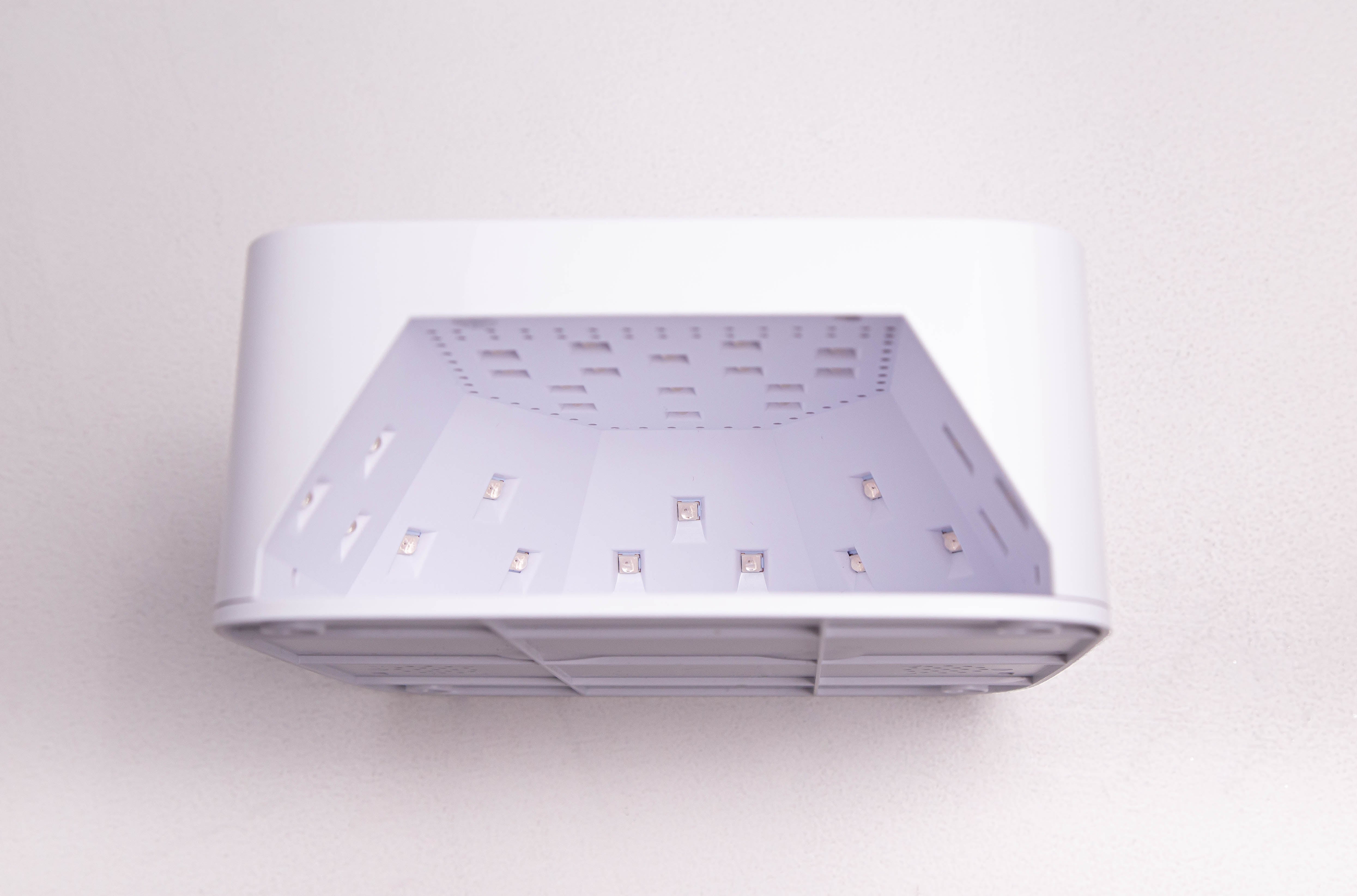 ULKA UV/LED lempa LÜMOS (su akumuliatoriumi)