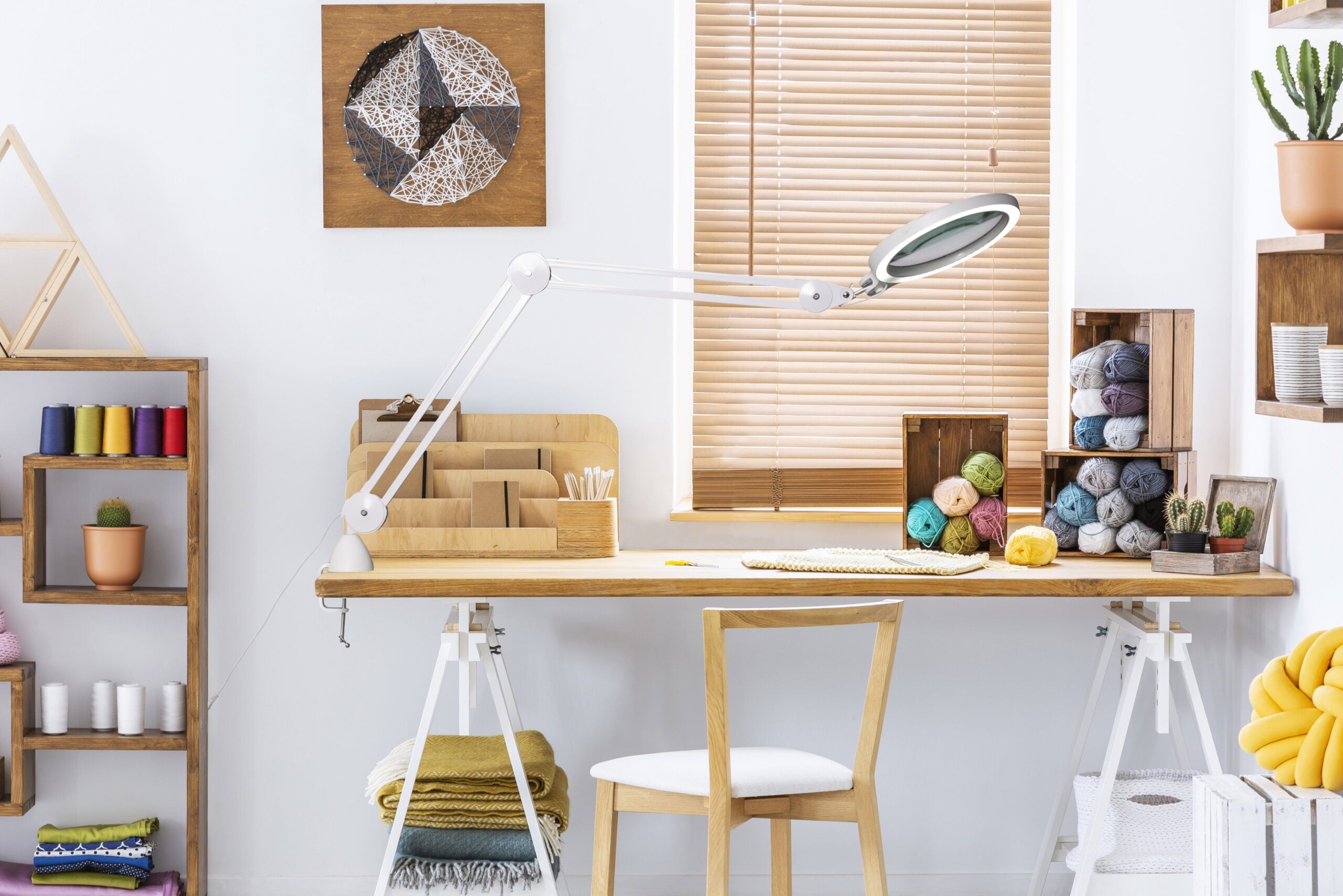 Daylight LED lempa – su didinamuoju stiklu ir laikikliu [MAG Lamp XL]